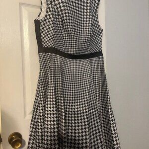 Houndstooth is back this season